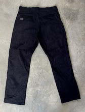 Cargar imagen en el visor de la galería, Pantalón Pana Negro
