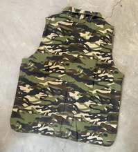 Cargar imagen en el visor de la galería, Chaleco Camuflaje

