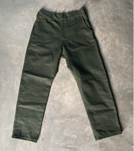 Cargar imagen en el visor de la galería, Pantalón con refuerzo entre piernas Verde
