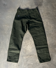 Cargar imagen en el visor de la galería, Pantalón con refuerzo entre piernas Verde
