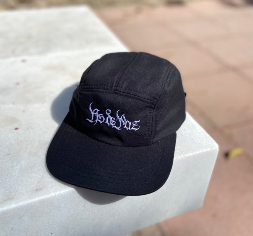 Gorra 5 panel “negro” Logo