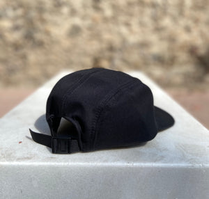 Gorra 5 panel “negro” Logo