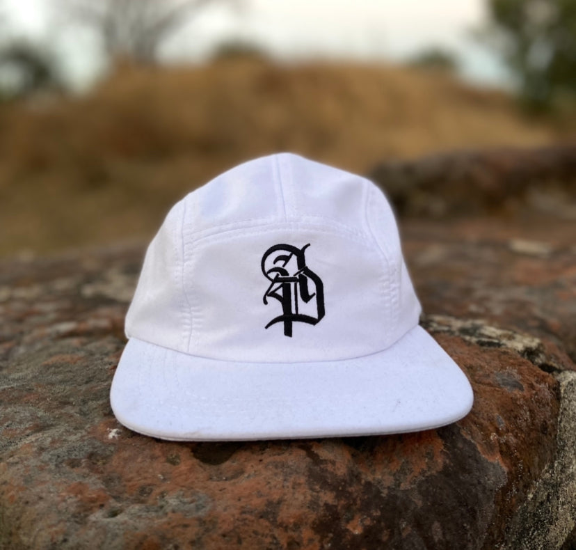 Gorra 5 panel “blanco” Monograma