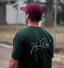 Cargar imagen en el visor de la galería, Playera "Firma &amp; Rosita" Verde Bosque
